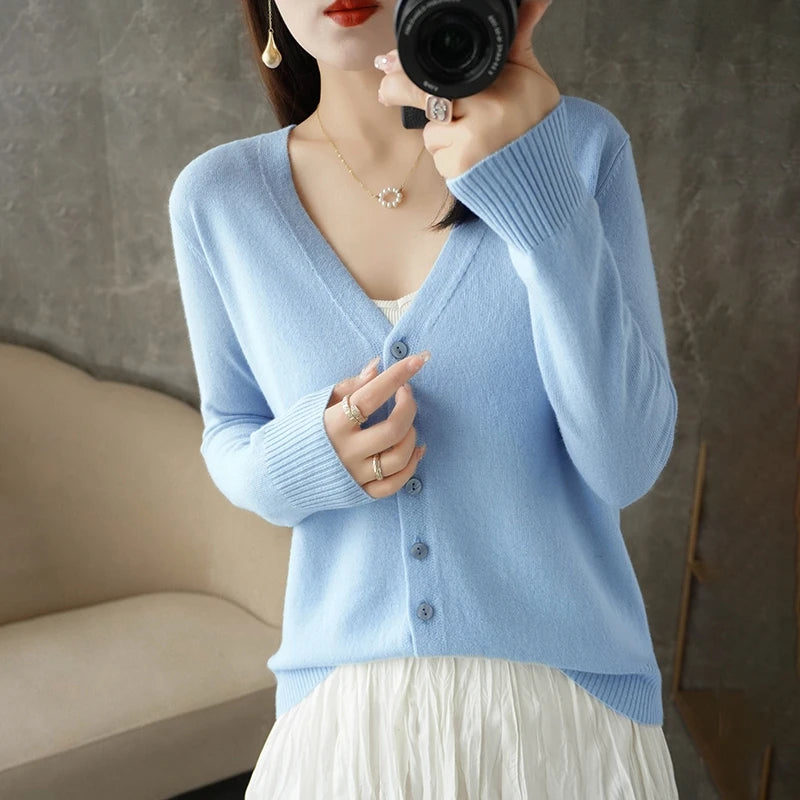 Nordspur | Cardea V-Neck Button Cardigan