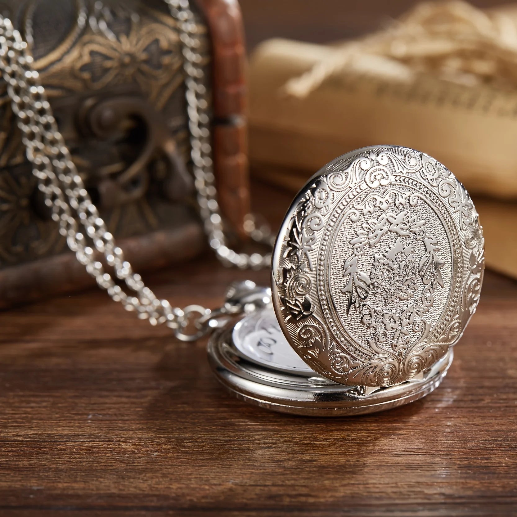 Nordspur | Chronavault Retro Carved Flip Pocket Watch