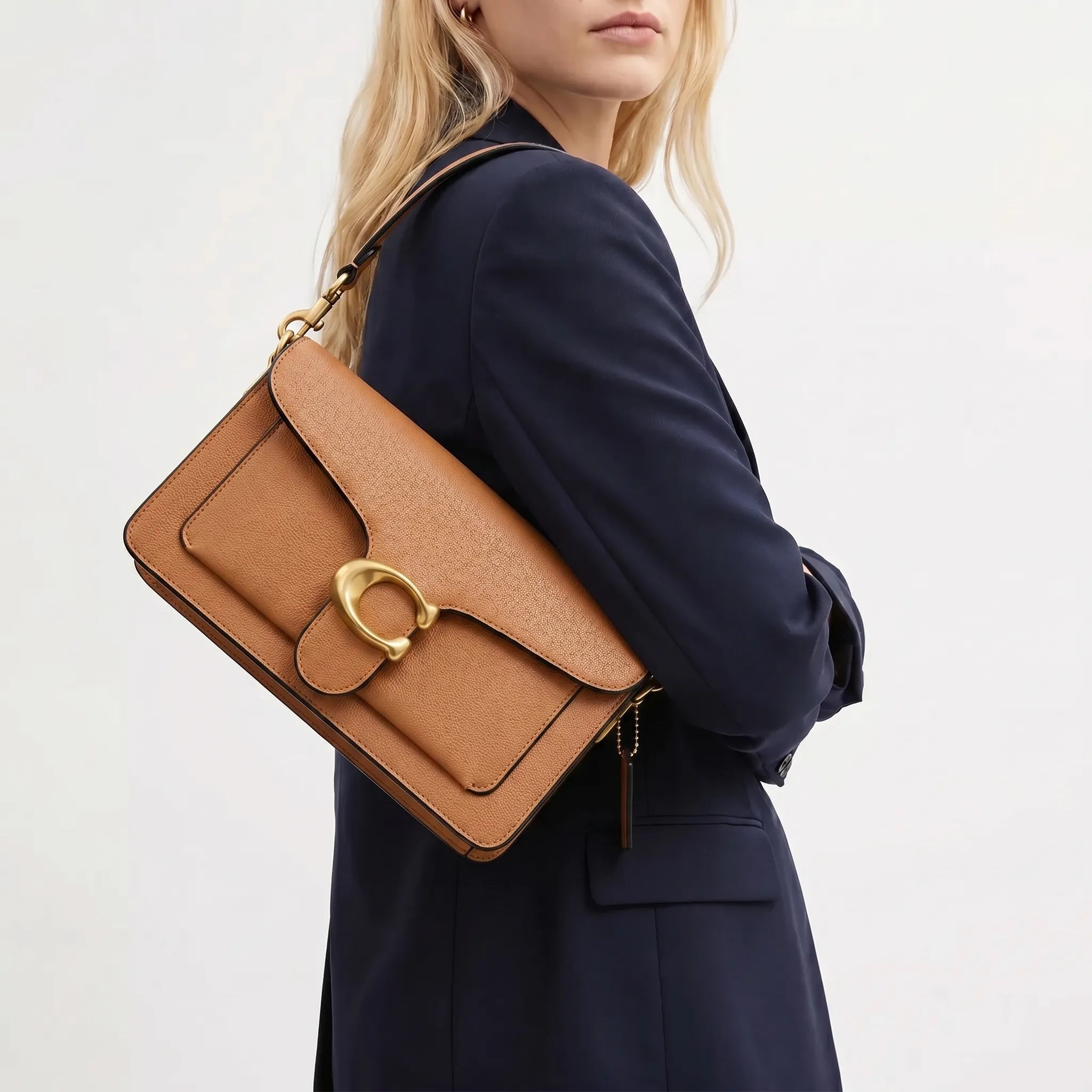 Nordspur | Clarvelle Compact Square Flap Shoulder Bag