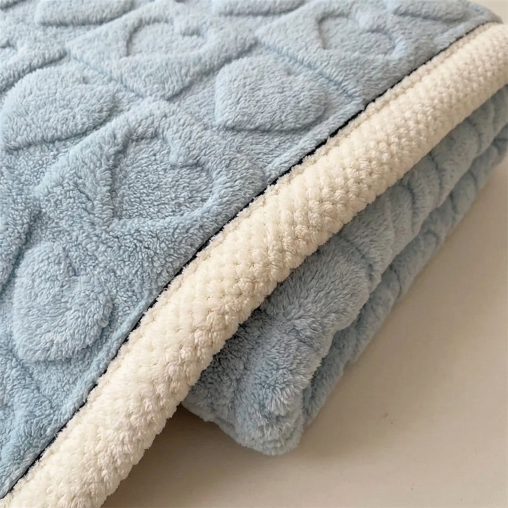 Nordspur | Cozilea Lightweight Reversible Throw Blanket