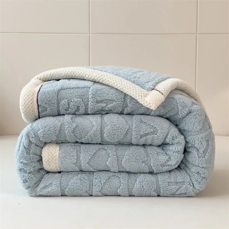 Nordspur | Cozilea Lightweight Reversible Throw Blanket