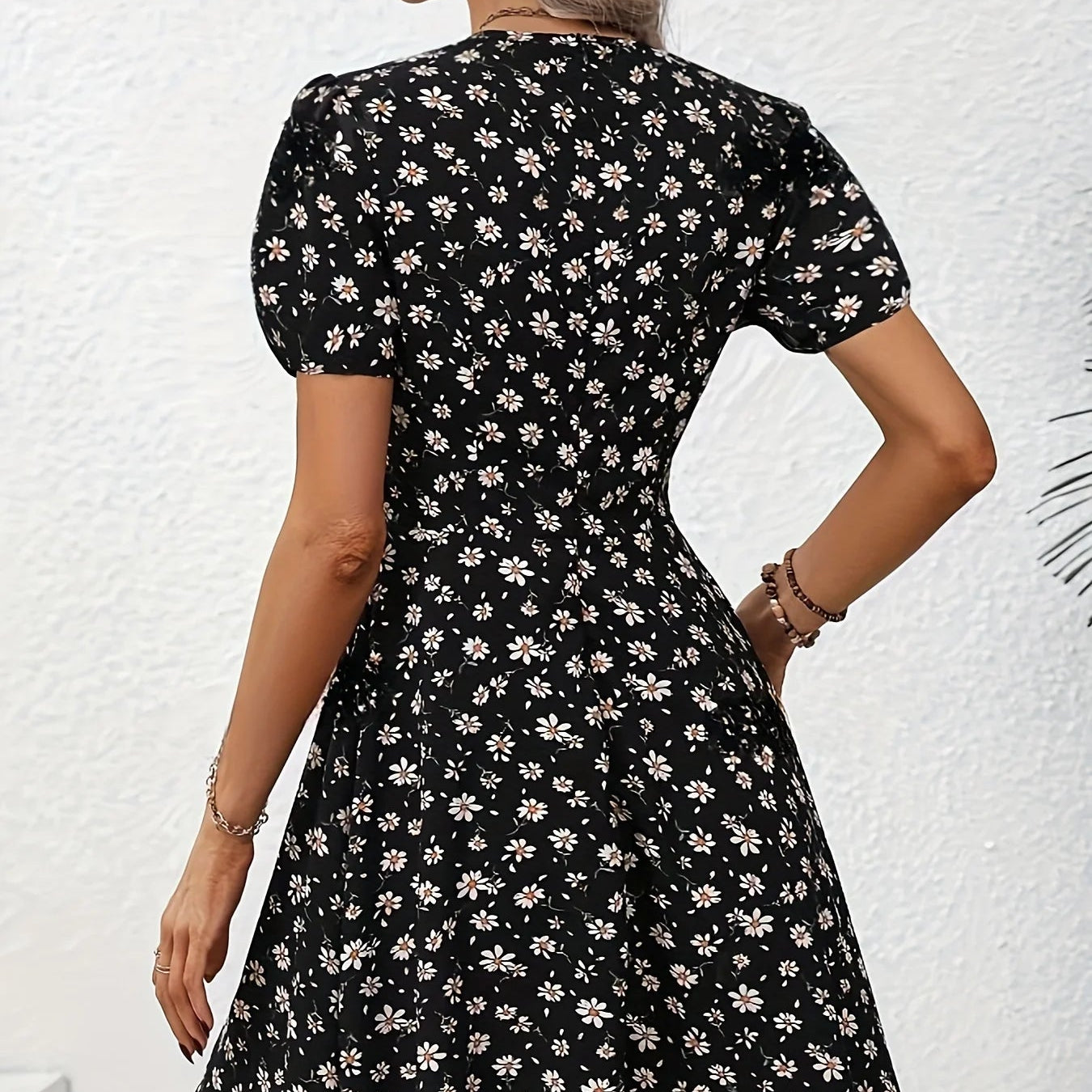 Nordspur | Floriven V-Neck Floral Puff Sleeve Dress