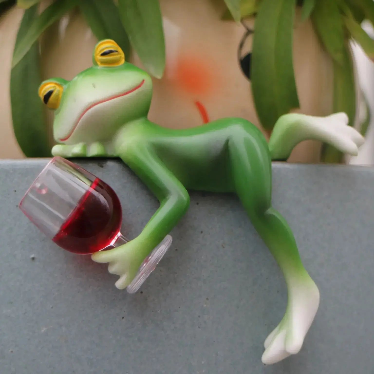Nordspur | Frogglo Hanging Frog Figurine With Wine Glass