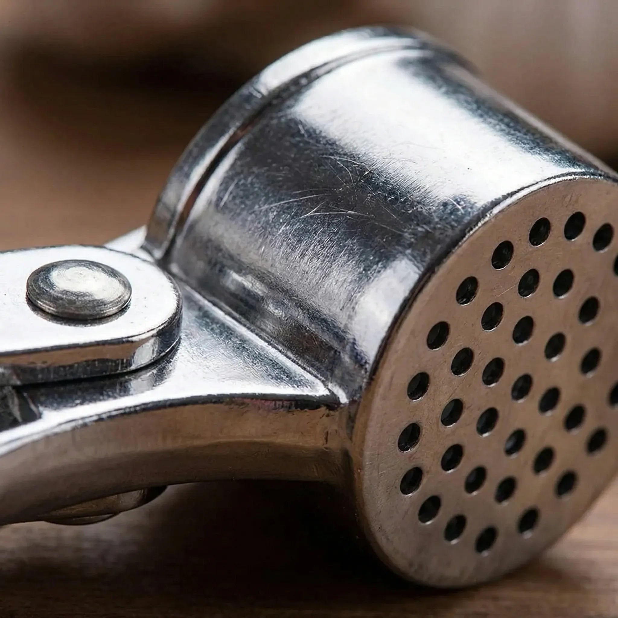 Nordspur | Garlicozy Handheld Garlic Crusher