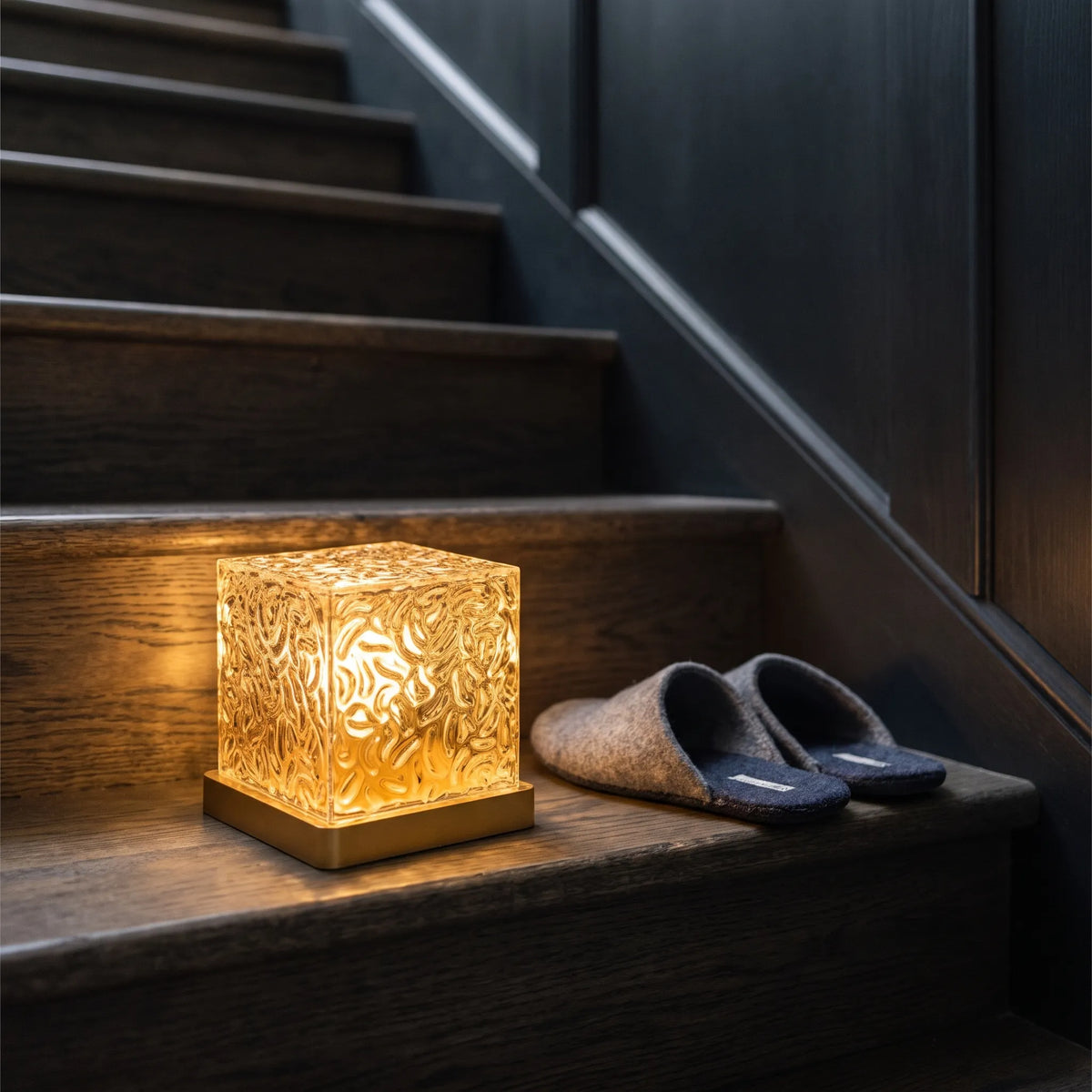 Nordspur | Glimmera Cube-Shaped Table Night Light Projector