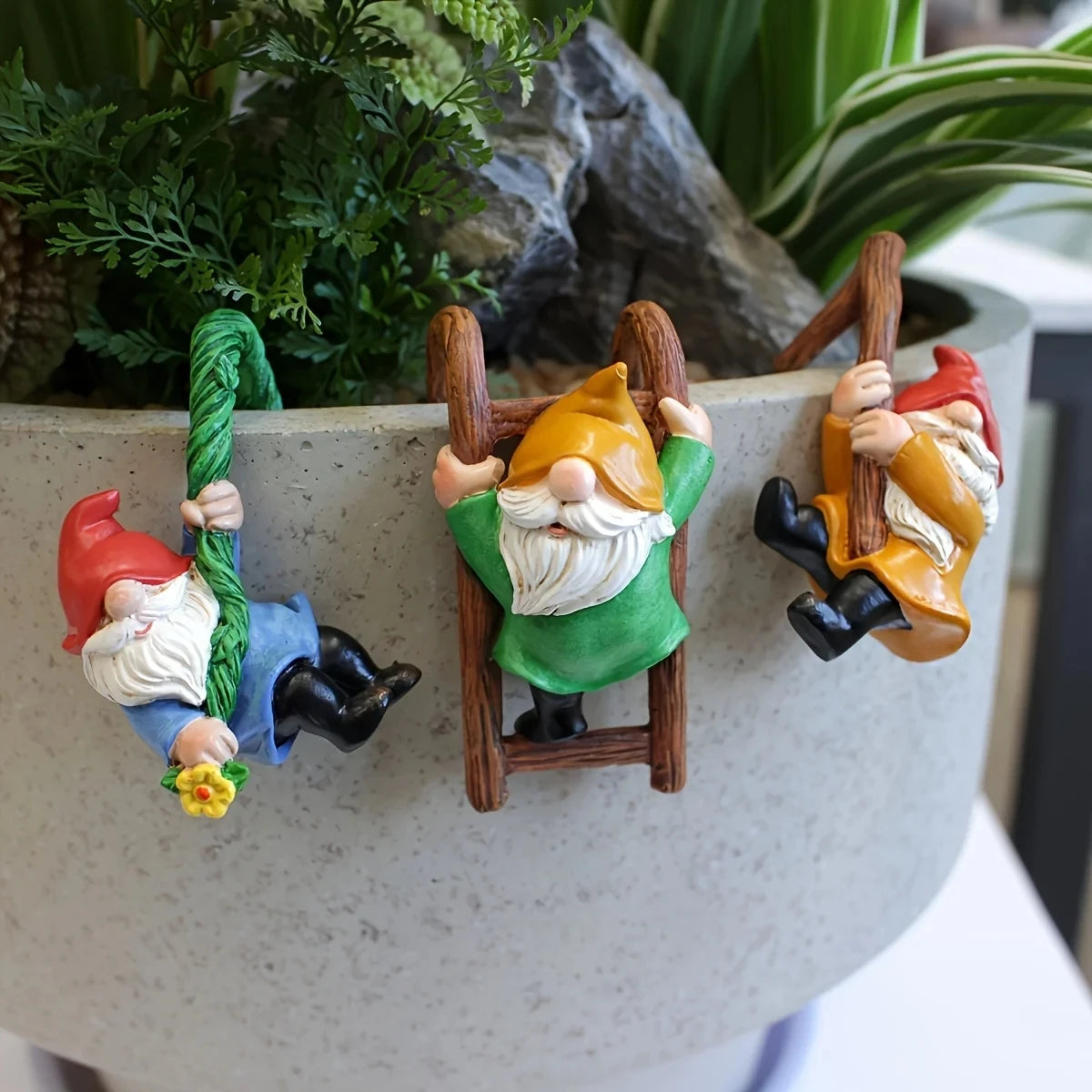 Nordspur | Gnombling Miniature Climbing Gnome Figurine Set