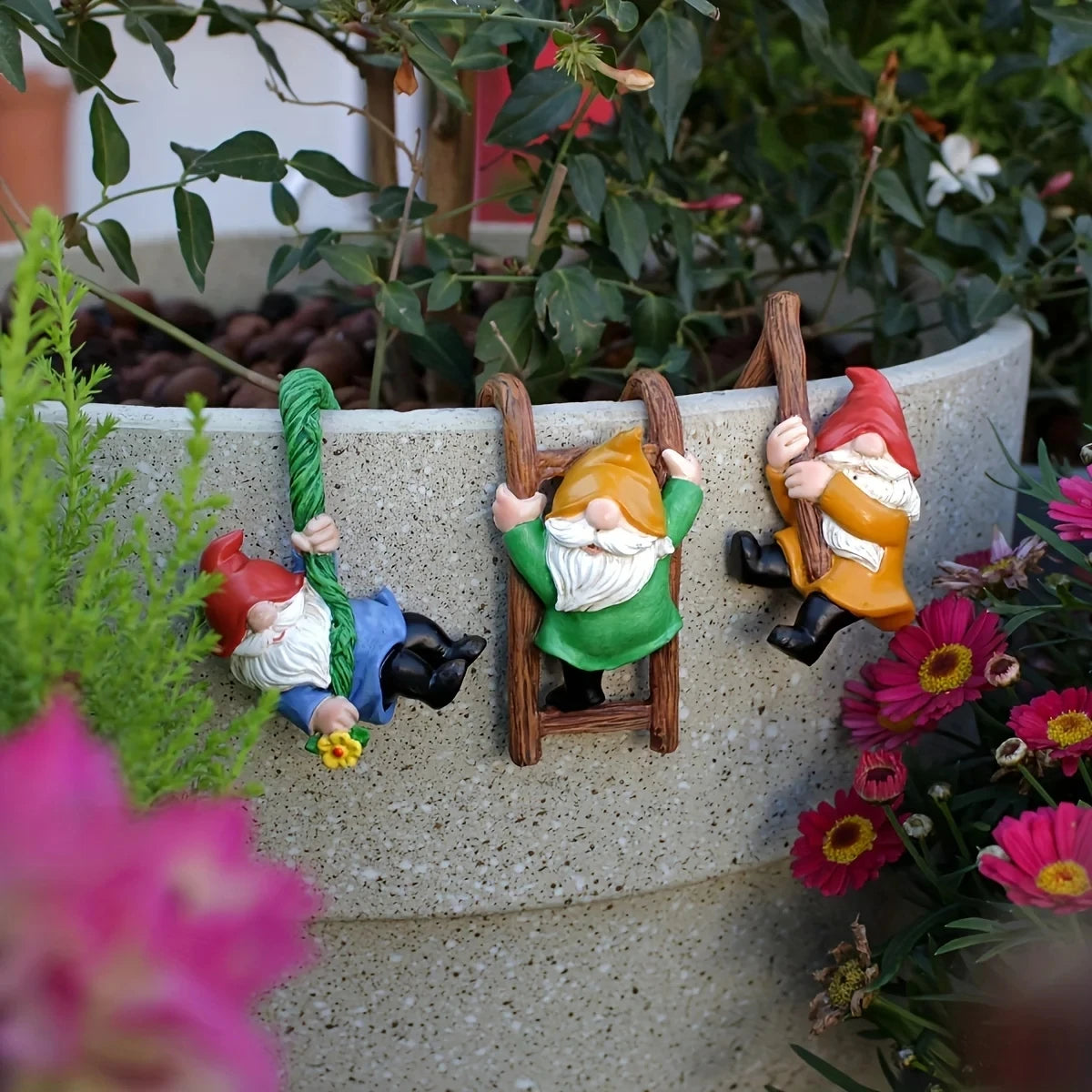 Nordspur | Gnombling Miniature Climbing Gnome Figurine Set