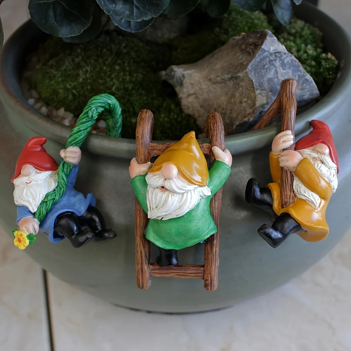 Nordspur | Gnombling Miniature Climbing Gnome Figurine Set