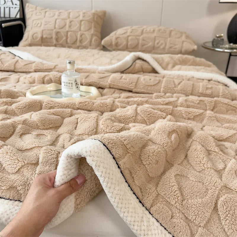 Nordspur | HeartHaven Plush Reversible Throw Blanket