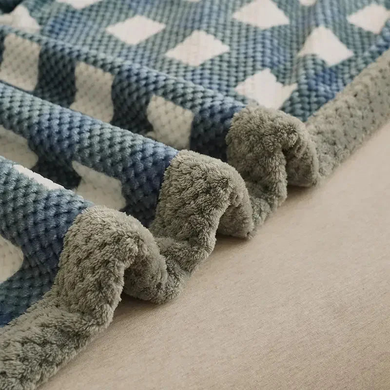Nordspur | Knitted Chenille Throw Blanket