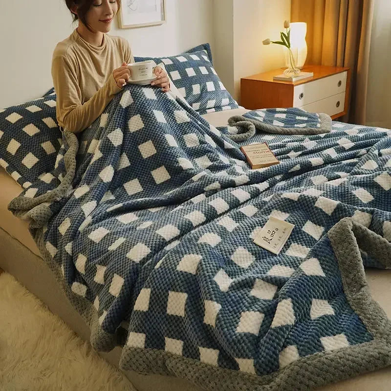 Nordspur | Knitted Chenille Throw Blanket