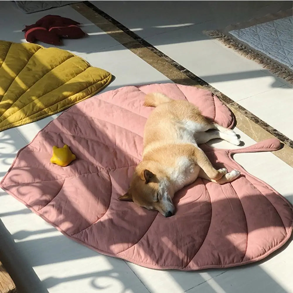 Nordspur | Leafpaw Leaf-Shaped Breathable Pet Cooling Mat