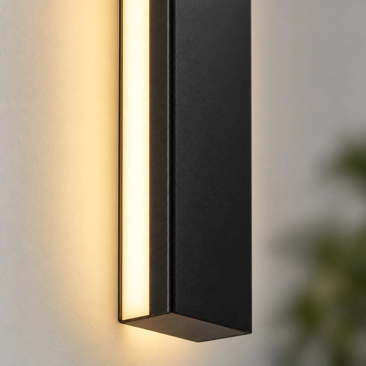 Nordspur | Luminta Modern Vertical Wall Light