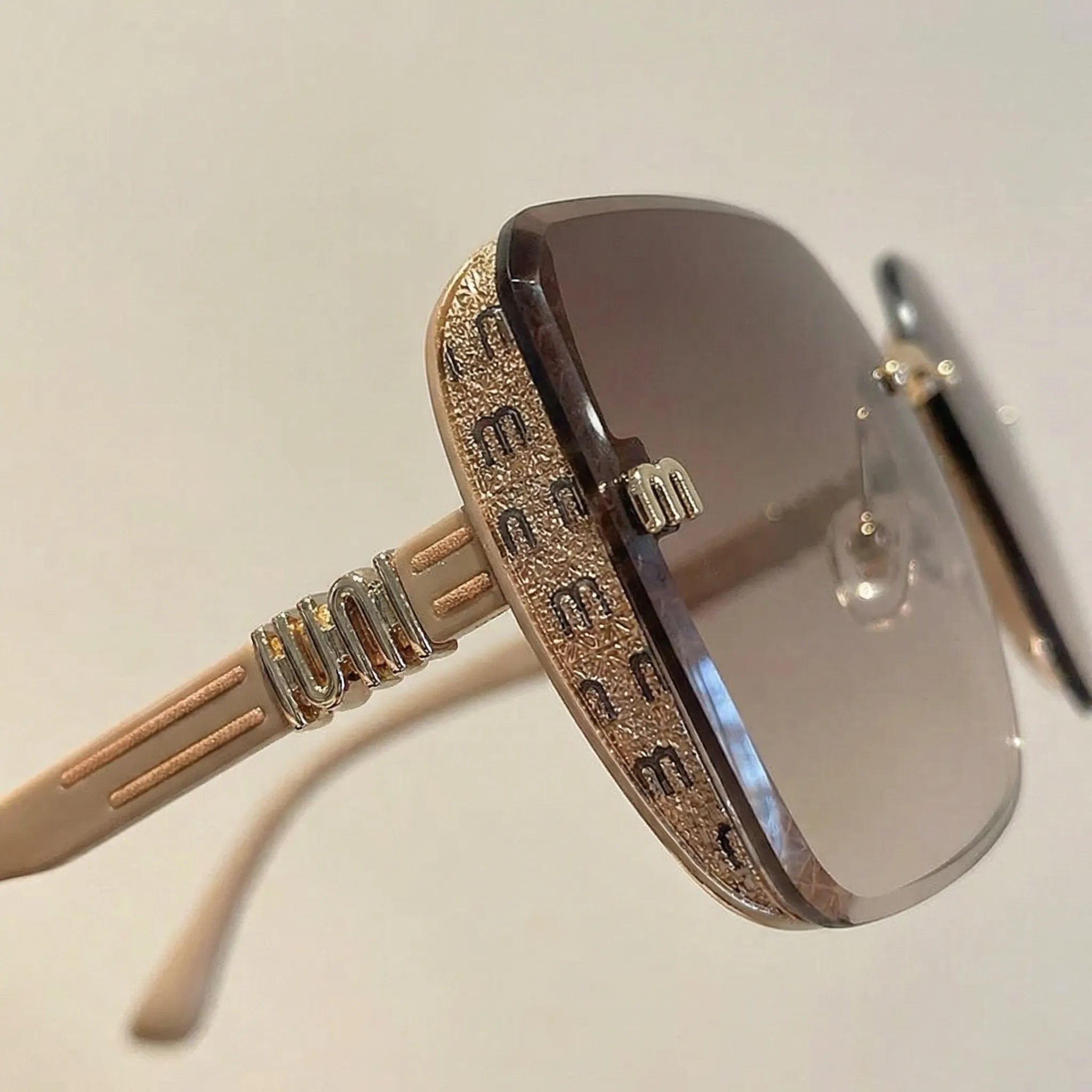 Nordspur | Luxette Rimless Oversized Square Sunglasses