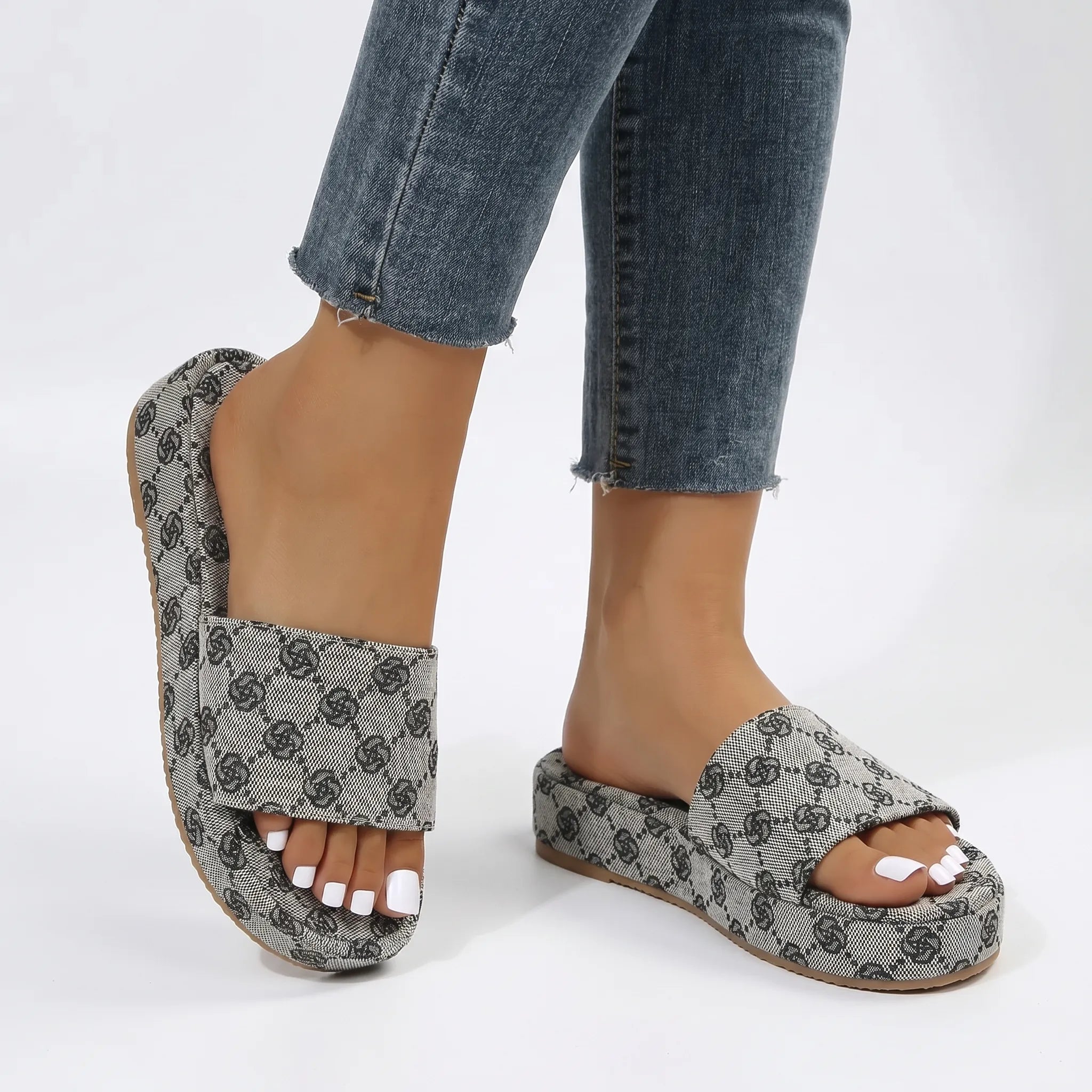 Nordspur | Motivira Patterned Flat Slide Sandals