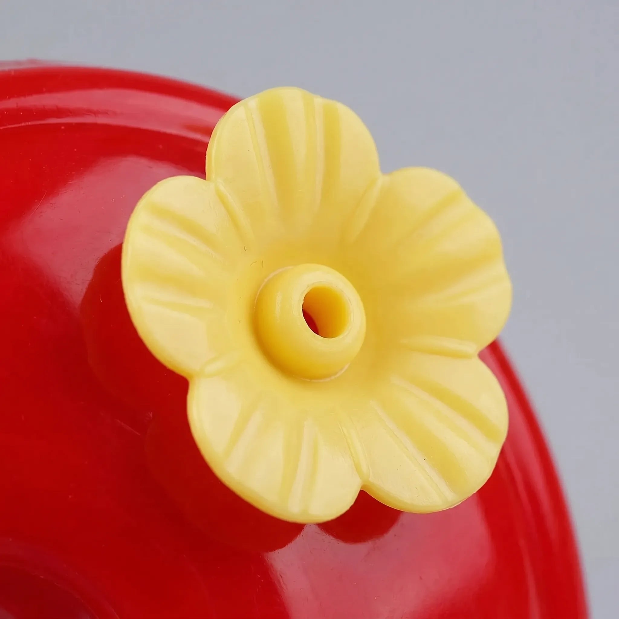 Nordspur | NectarNest Hanging Plastic Hummingbird Feeder