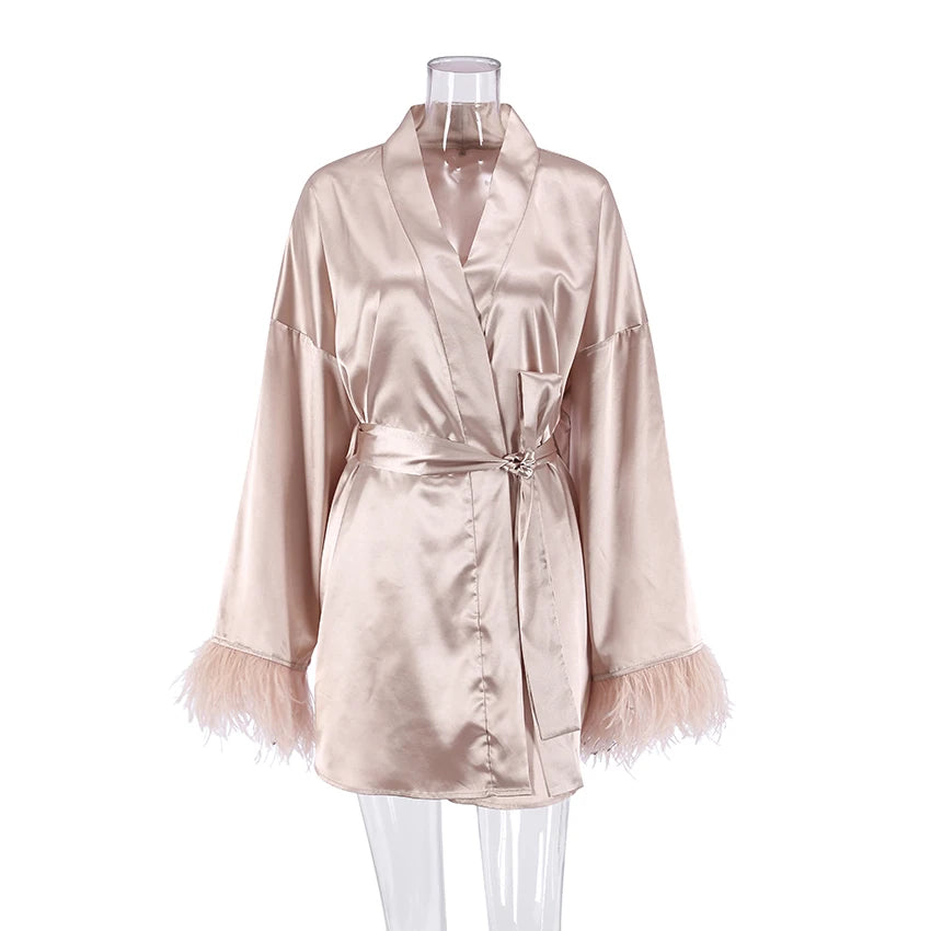 Nordspur | Noctelle Short Wrap Robe With Feather Trim