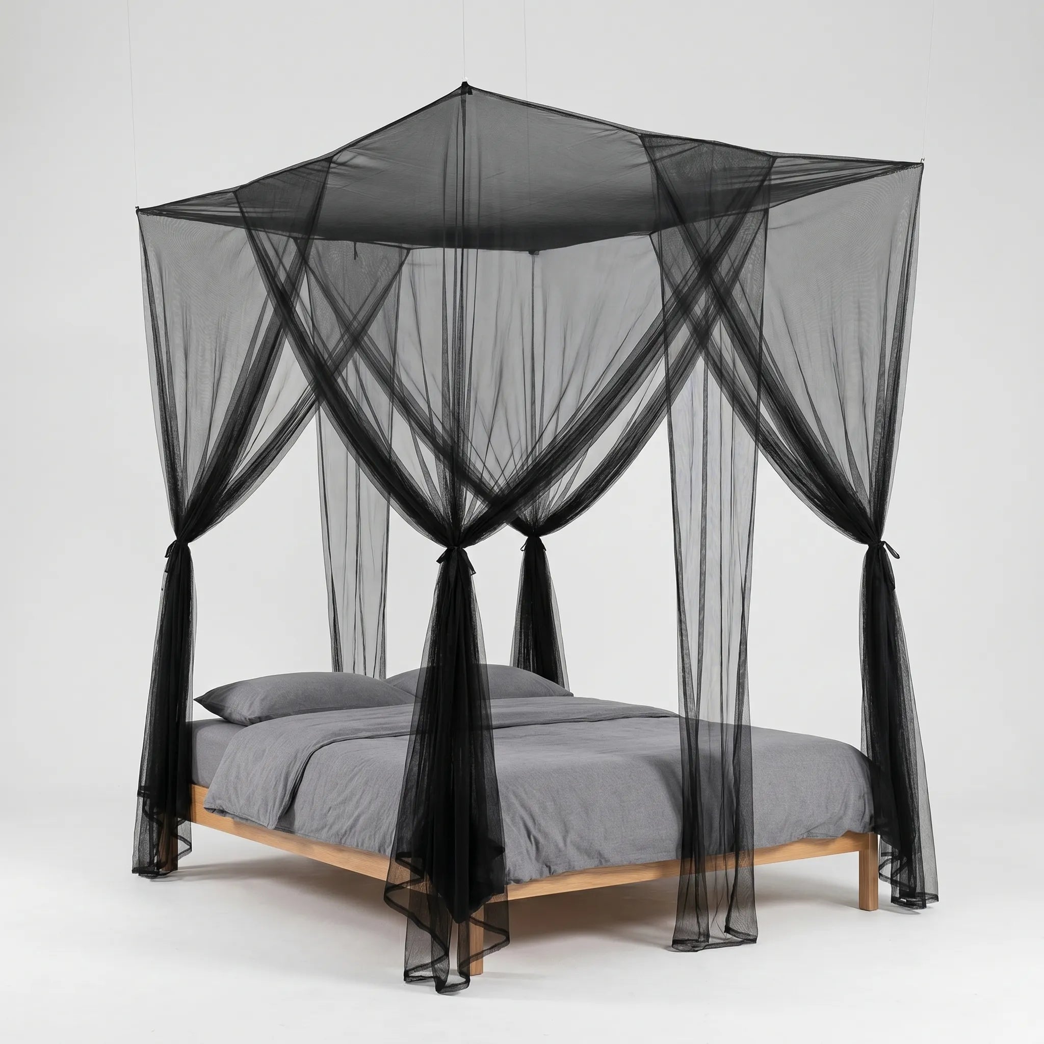 Nordspur | Noctura Suspended 4-Door bed Canopy