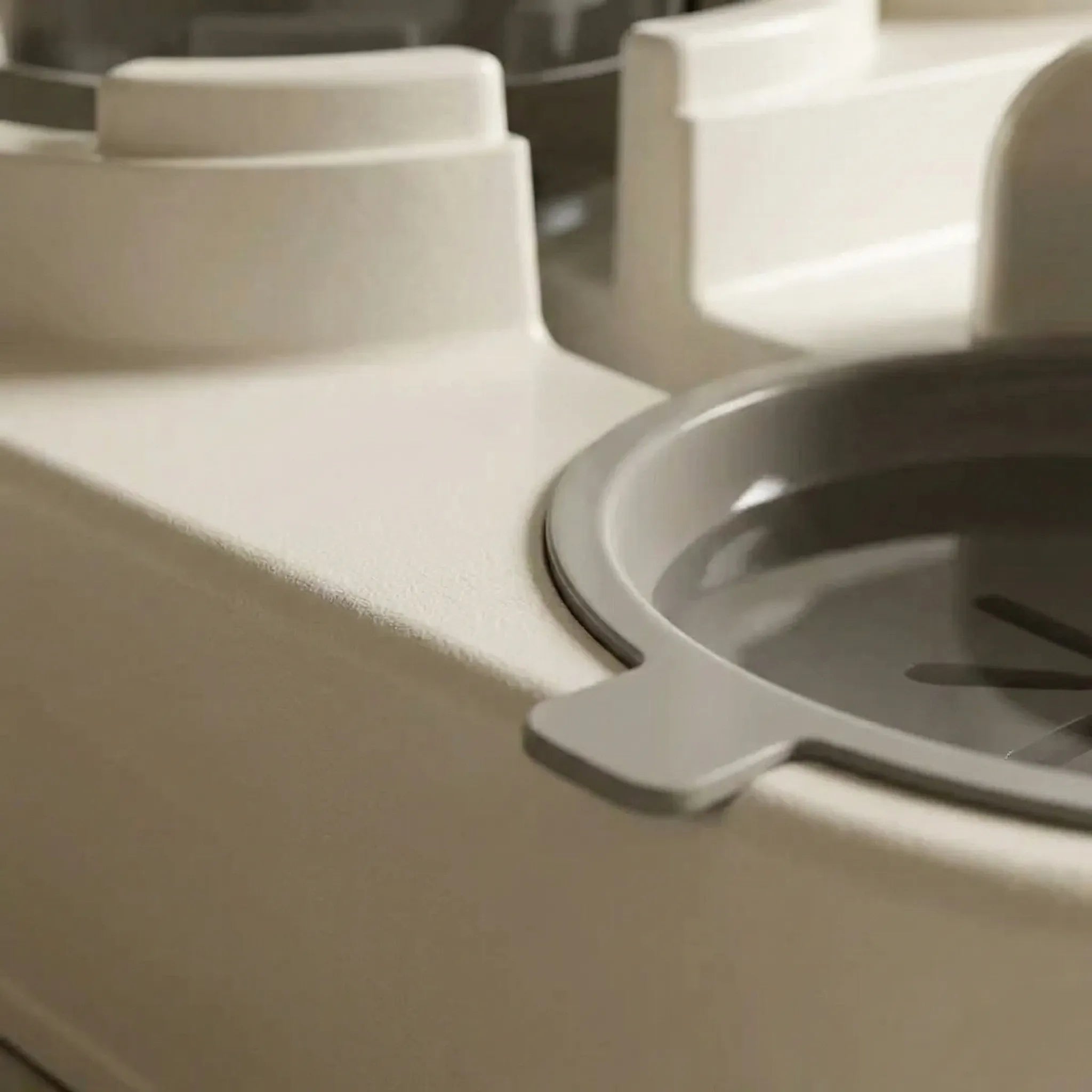 Nordspur | Petflow Automatic Gravity-Fed Food And Water Station