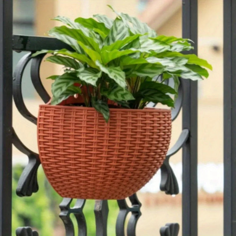 Nordspur | Rattabloom Half-Round Hanging Planter