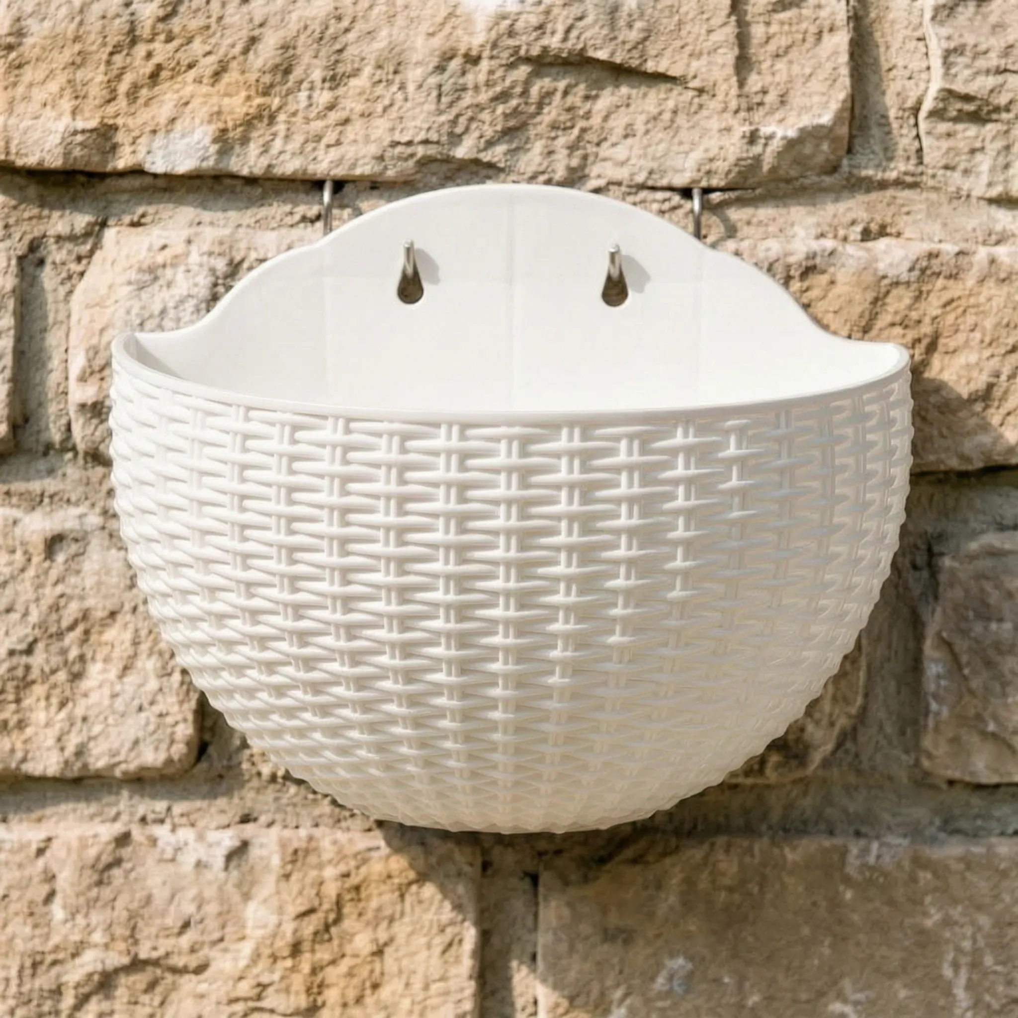 Nordspur | Rattabloom Half-Round Hanging Planter