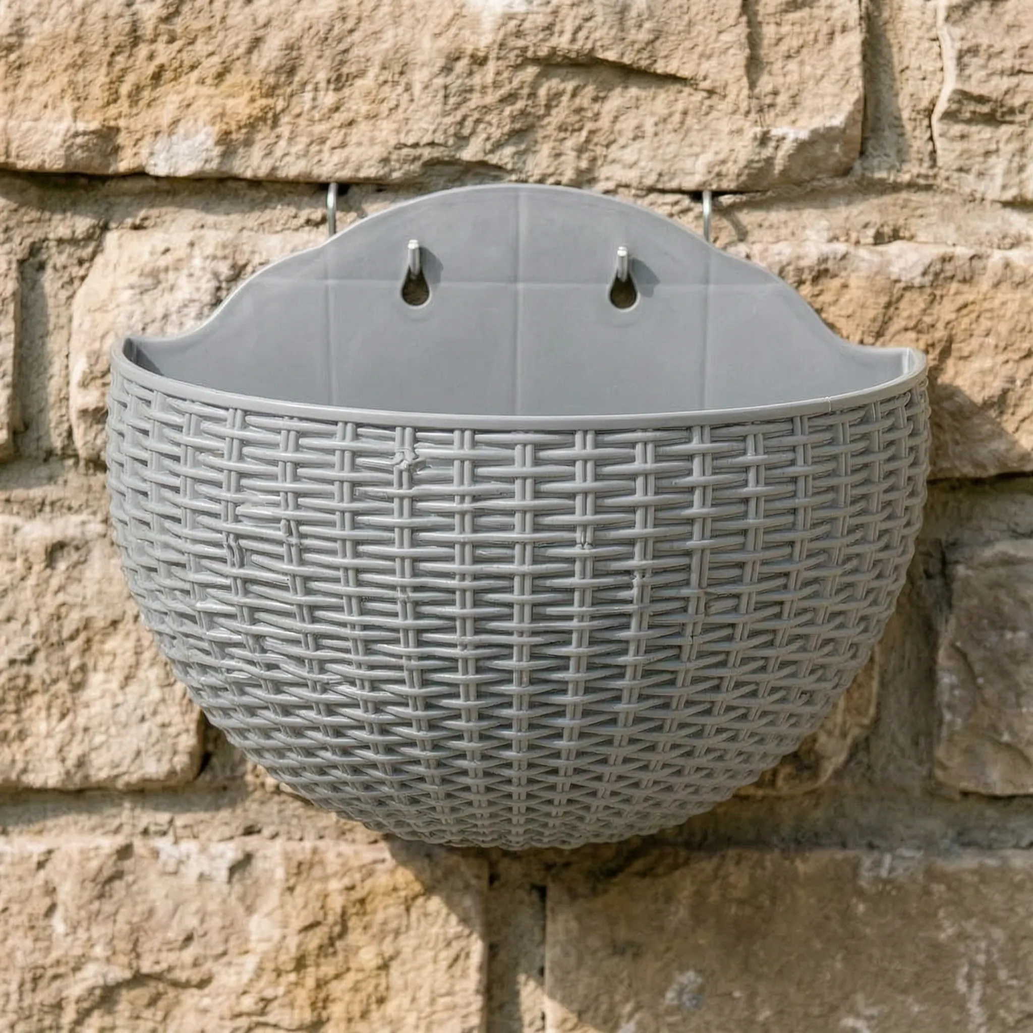 Nordspur | Rattabloom Half-Round Hanging Planter