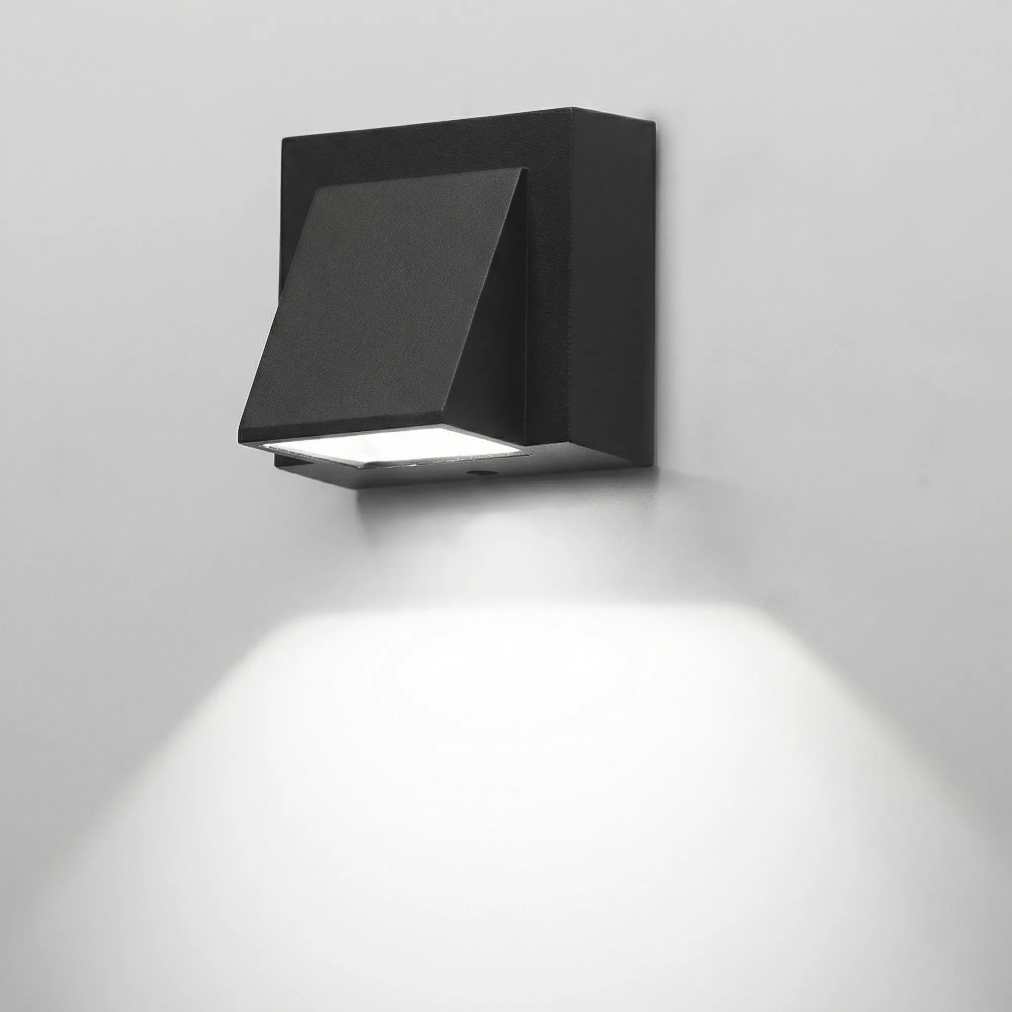 Nordspur | Sconcera IP65-Rated Outdoor Wall Sconce