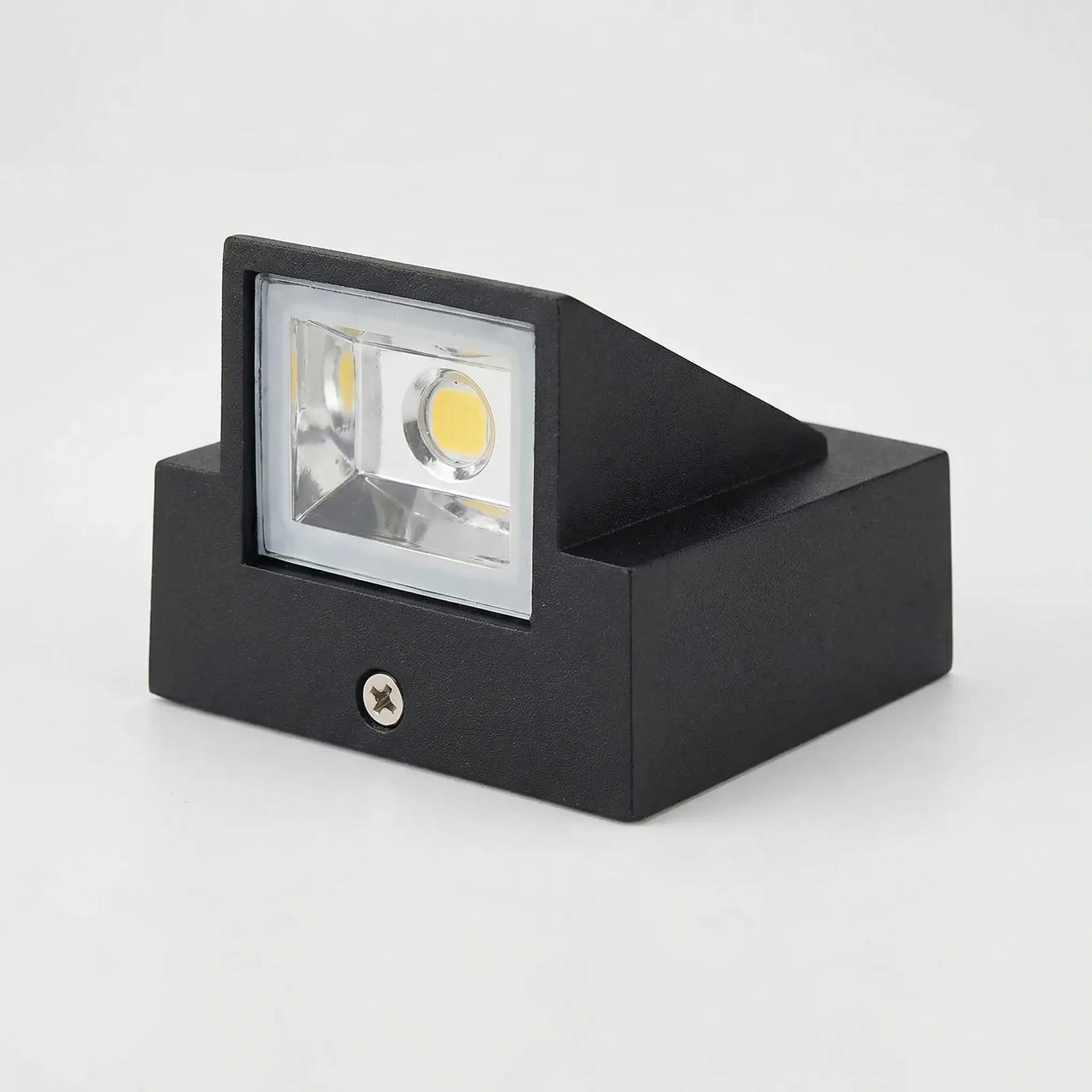 Nordspur | Sconcera IP65-Rated Outdoor Wall Sconce