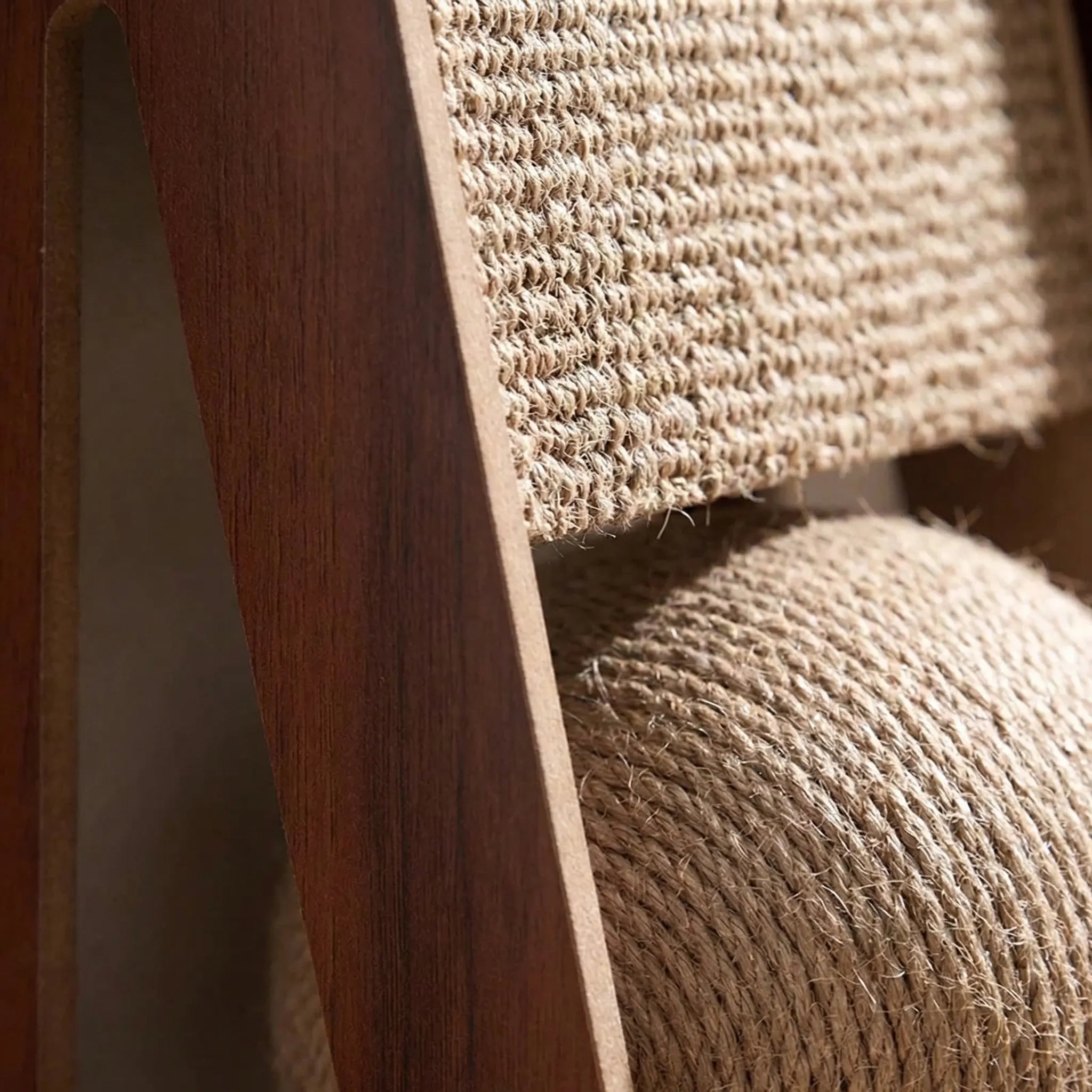 Nordspur | Scratchwell Vertical Wall-Leaning Cat Scratching Board