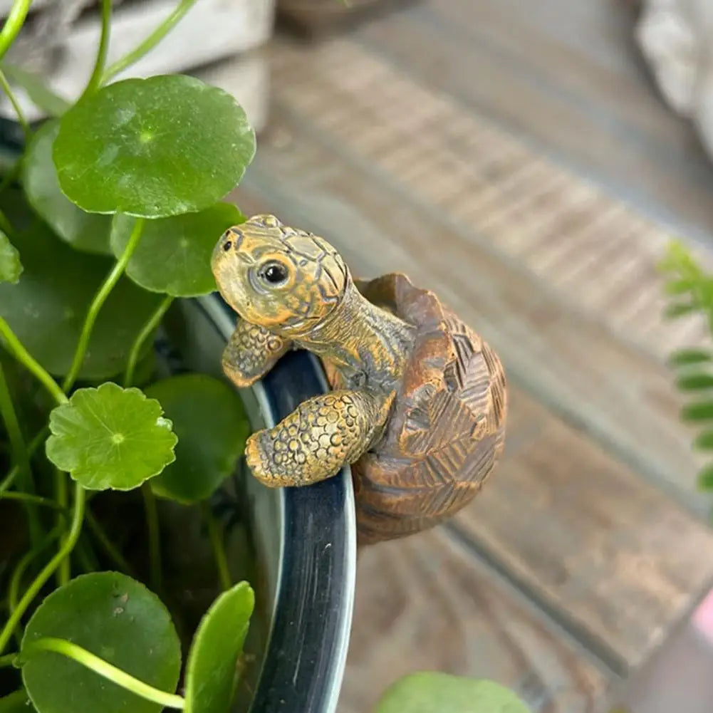 Nordspur | Shellgrip Miniature Pot-Hanging Tortoise Figurine