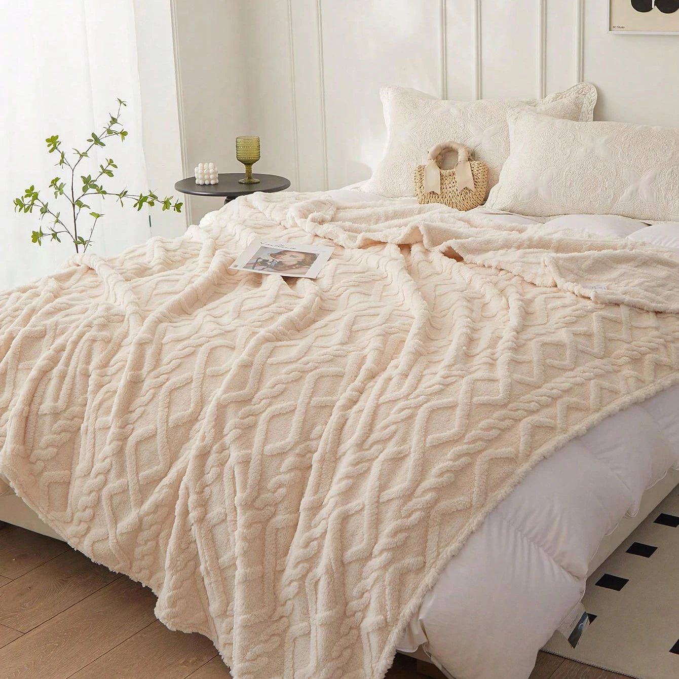 Nordspur | Single Layer Coral Fleece Throw