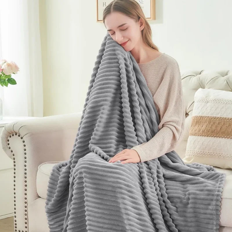 Nordspur | Snuglyn Plush Ribbed Throw Blanket