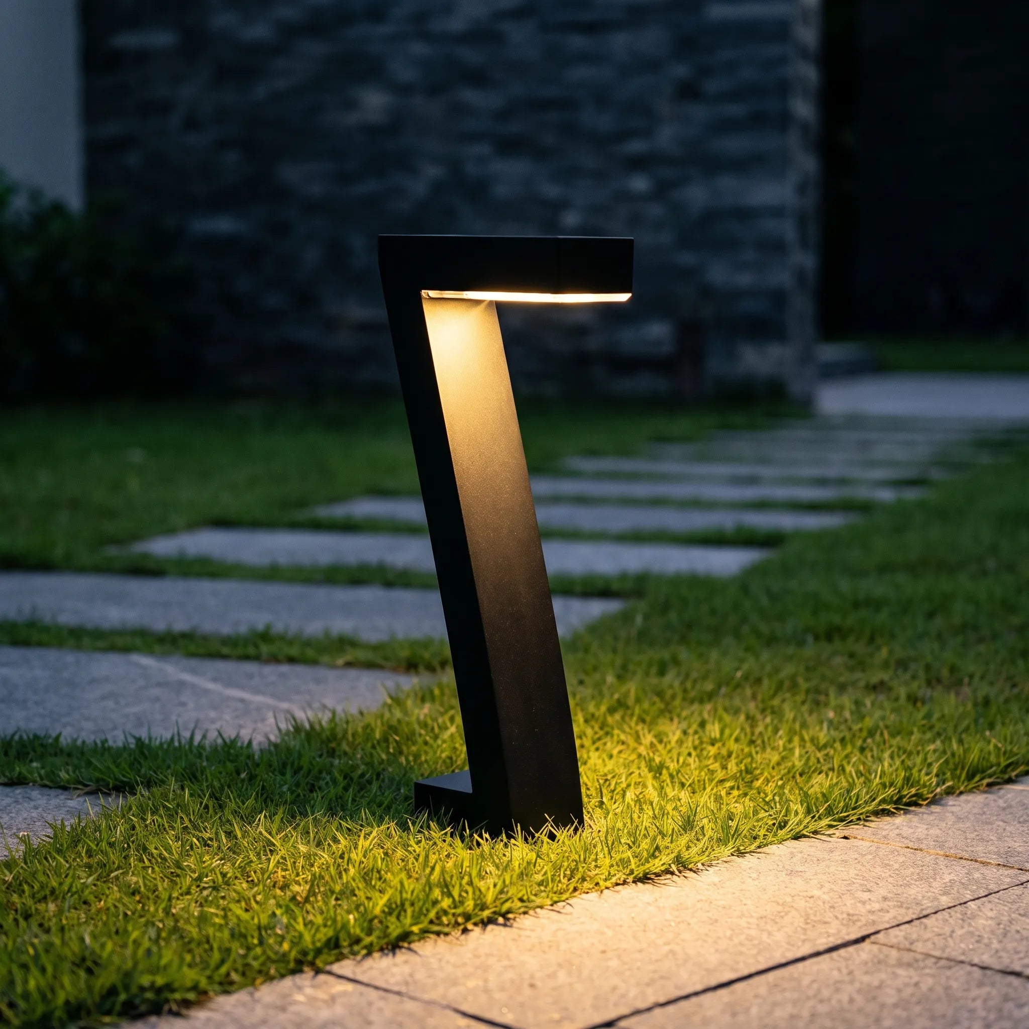 Nordspur | SolarGleam Modern L-Shaped Solar Path Lights