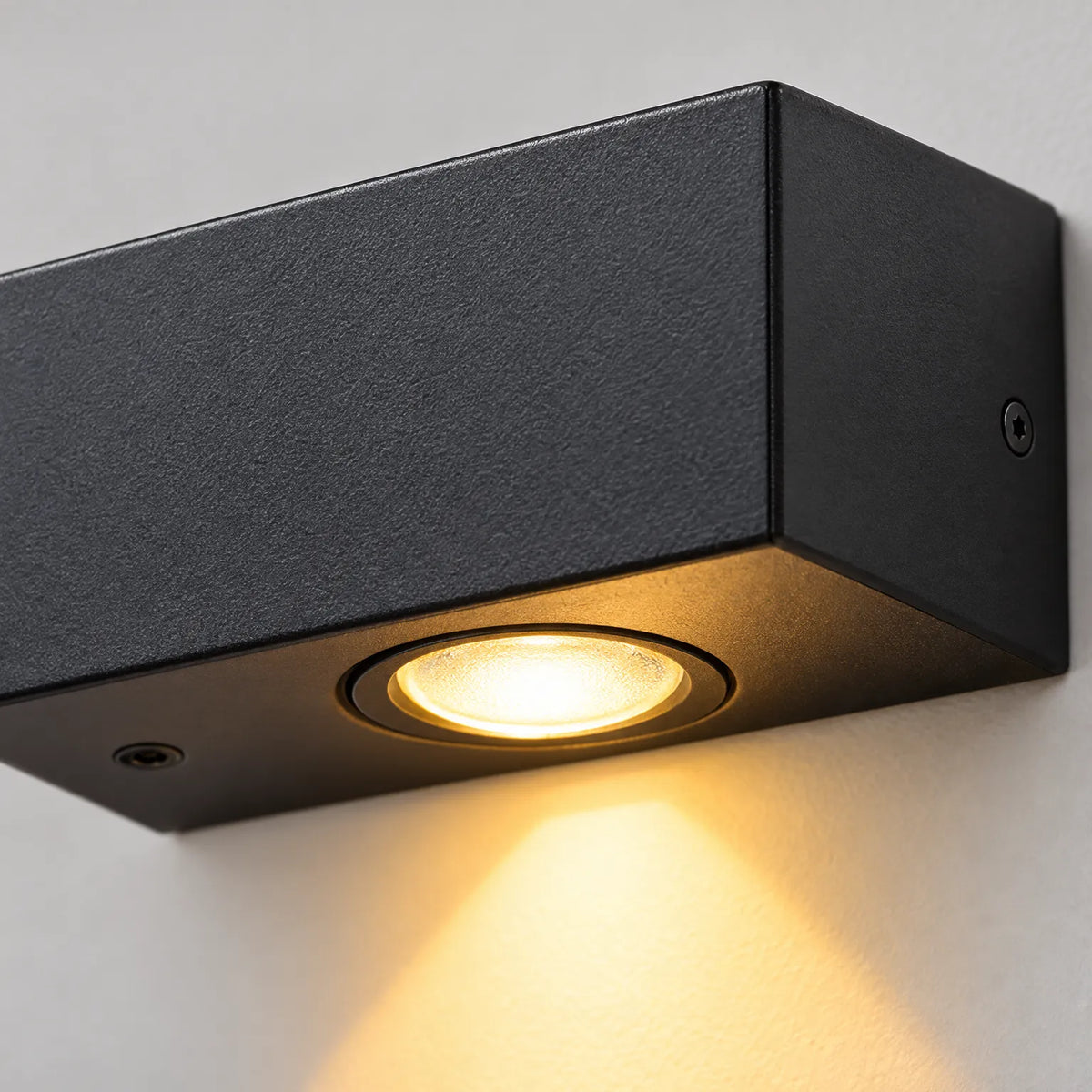 Nordspur | Solarna Modern Outdoor Solar Wall Lights