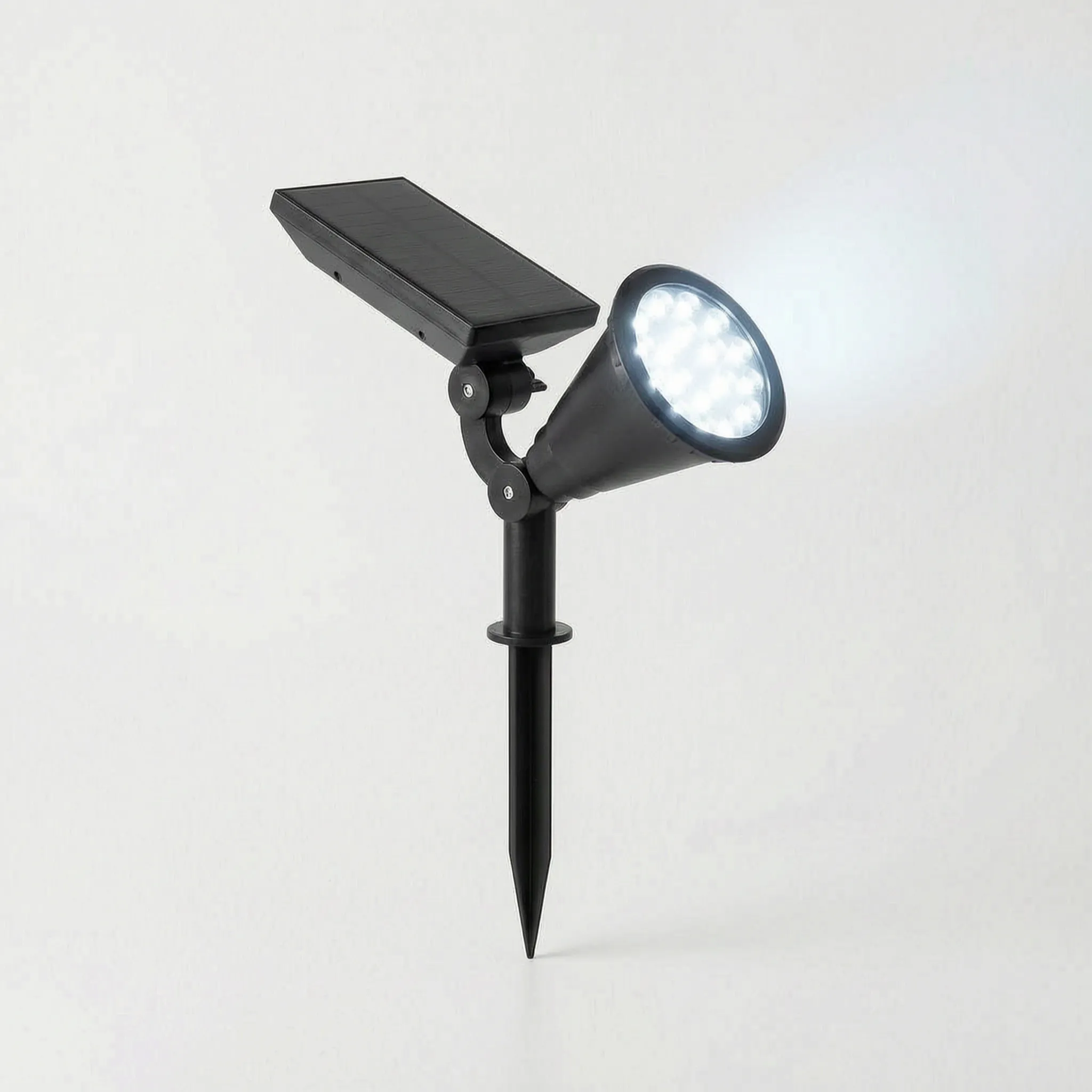 Nordspur | Solflare Outdoor Solar Powered Spotlight