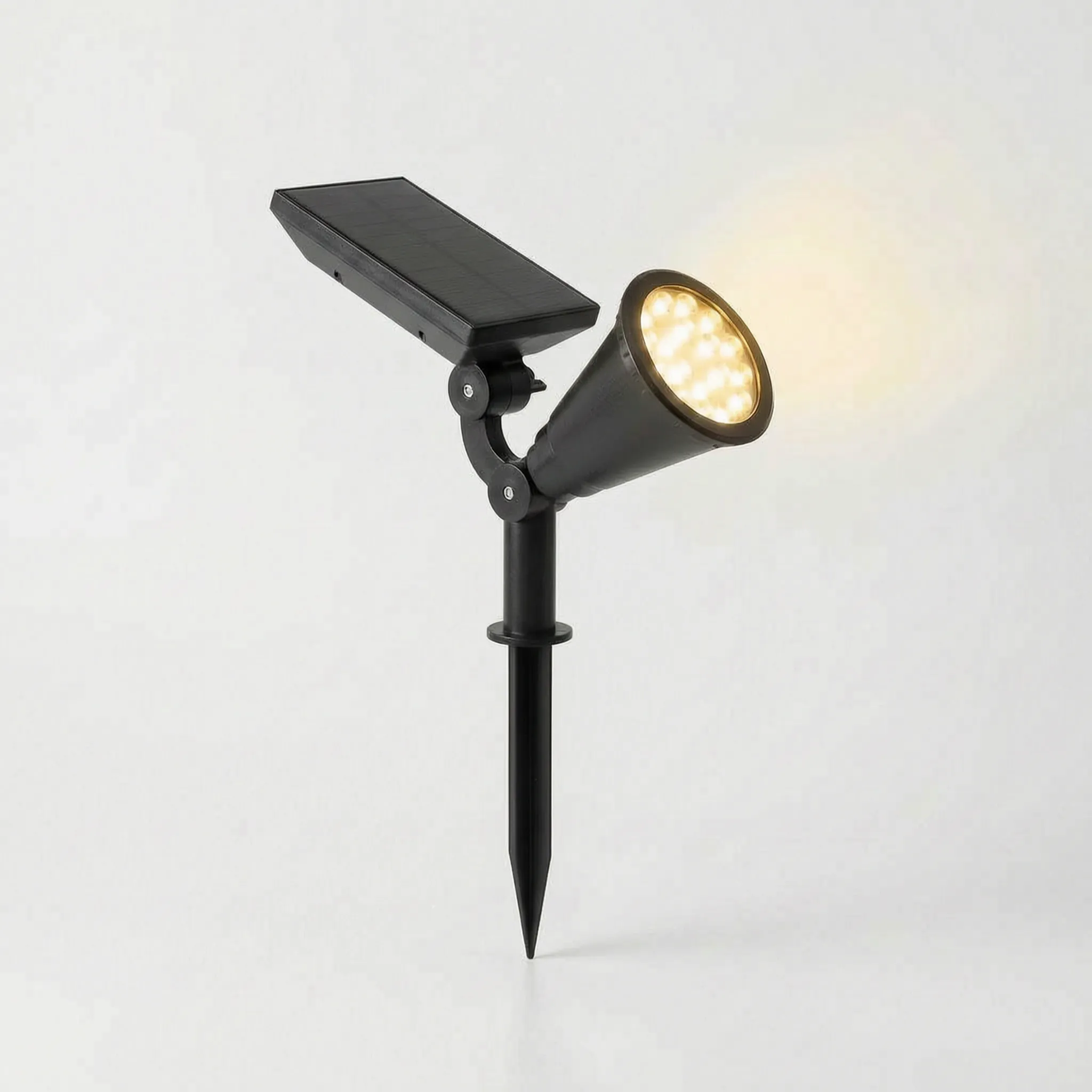 Nordspur | Solflare Outdoor Solar Powered Spotlight