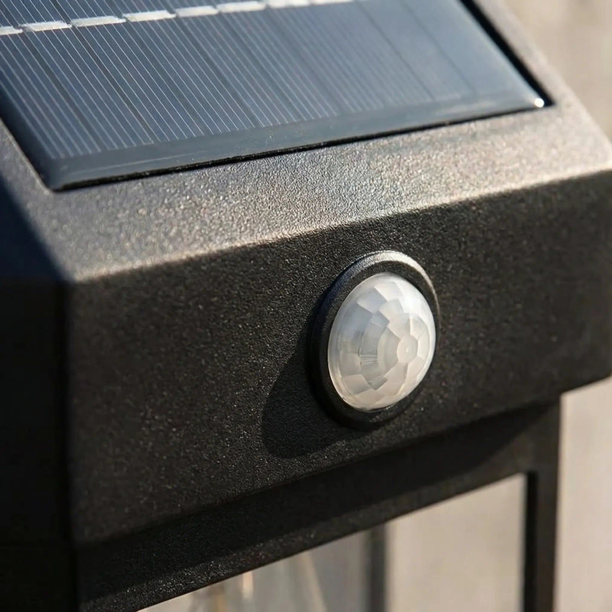 Nordspur | Solurnix Solar-Powered LED Wall Lantern