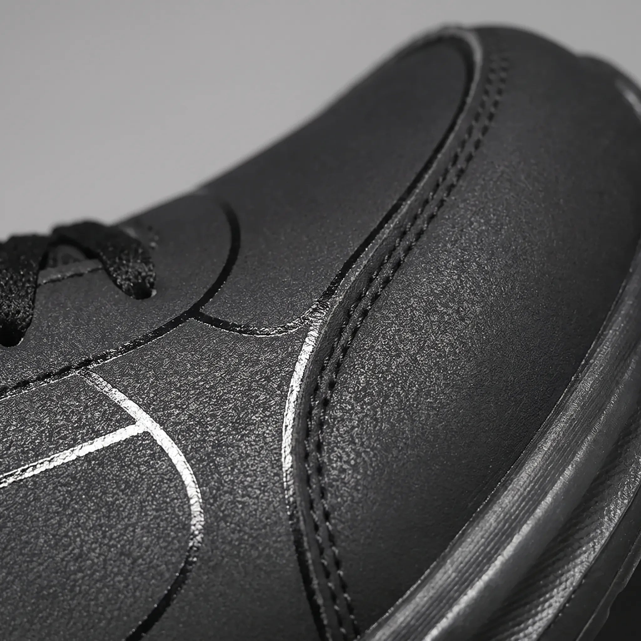 Nordspur | StratusGrip Mens Black Trainers