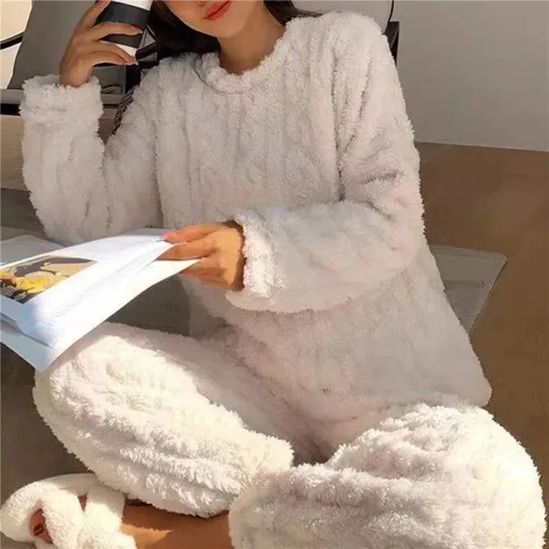 Nordspur | Thick Coral Velvet Pajama Set