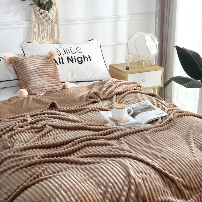 Nordspur | Thick Coral Velvet Throw