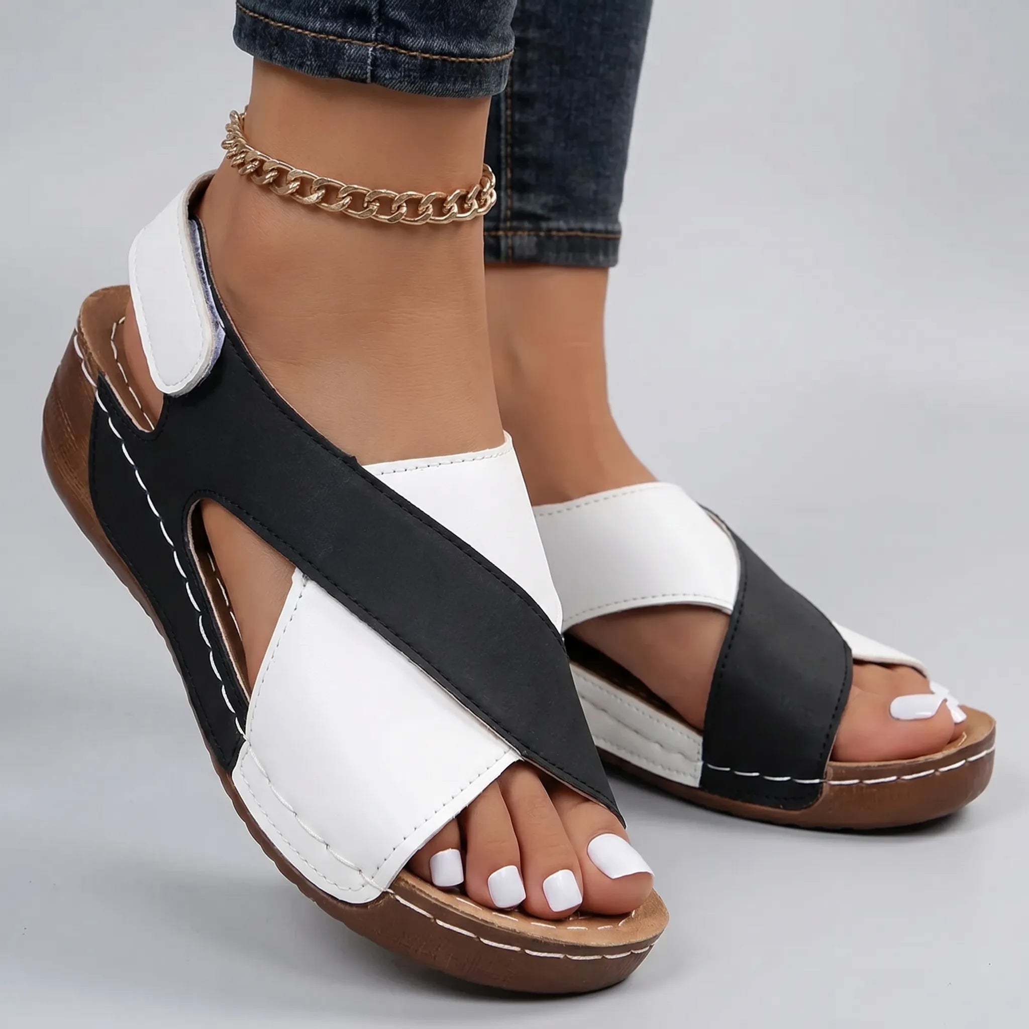 Nordspur | Vellara Cross-Strap Wedge Sandals