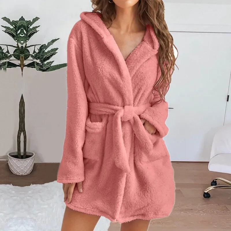 Nordspur | Velurika Hooded Knee Length Robe