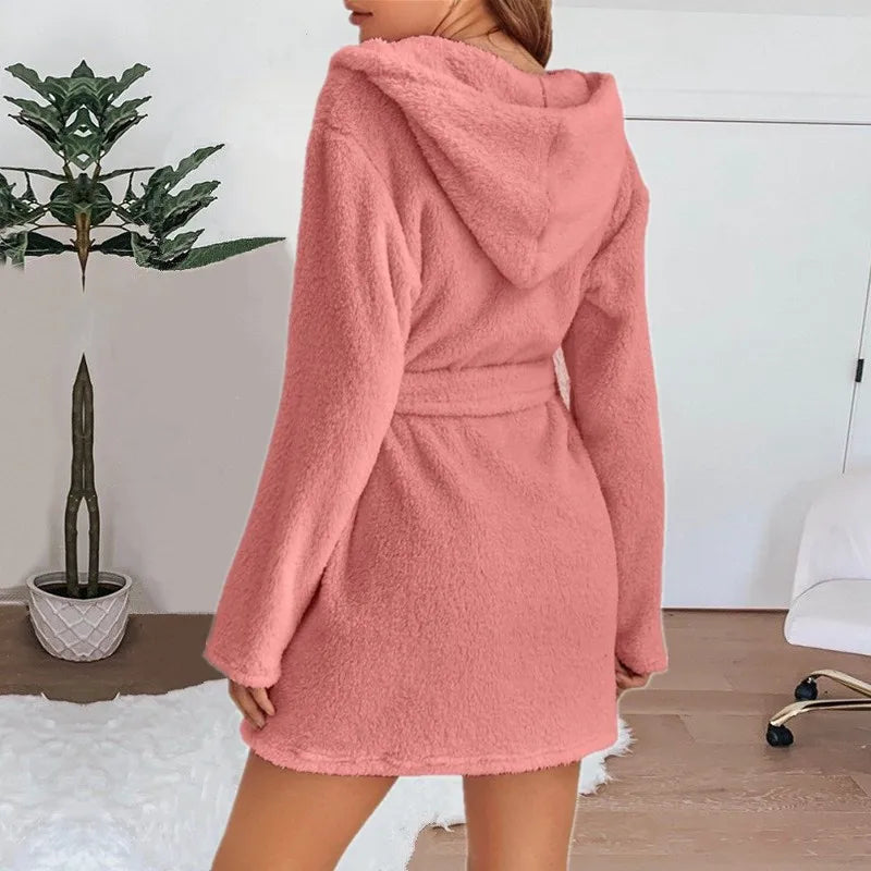 Nordspur | Velurika Hooded Knee Length Robe
