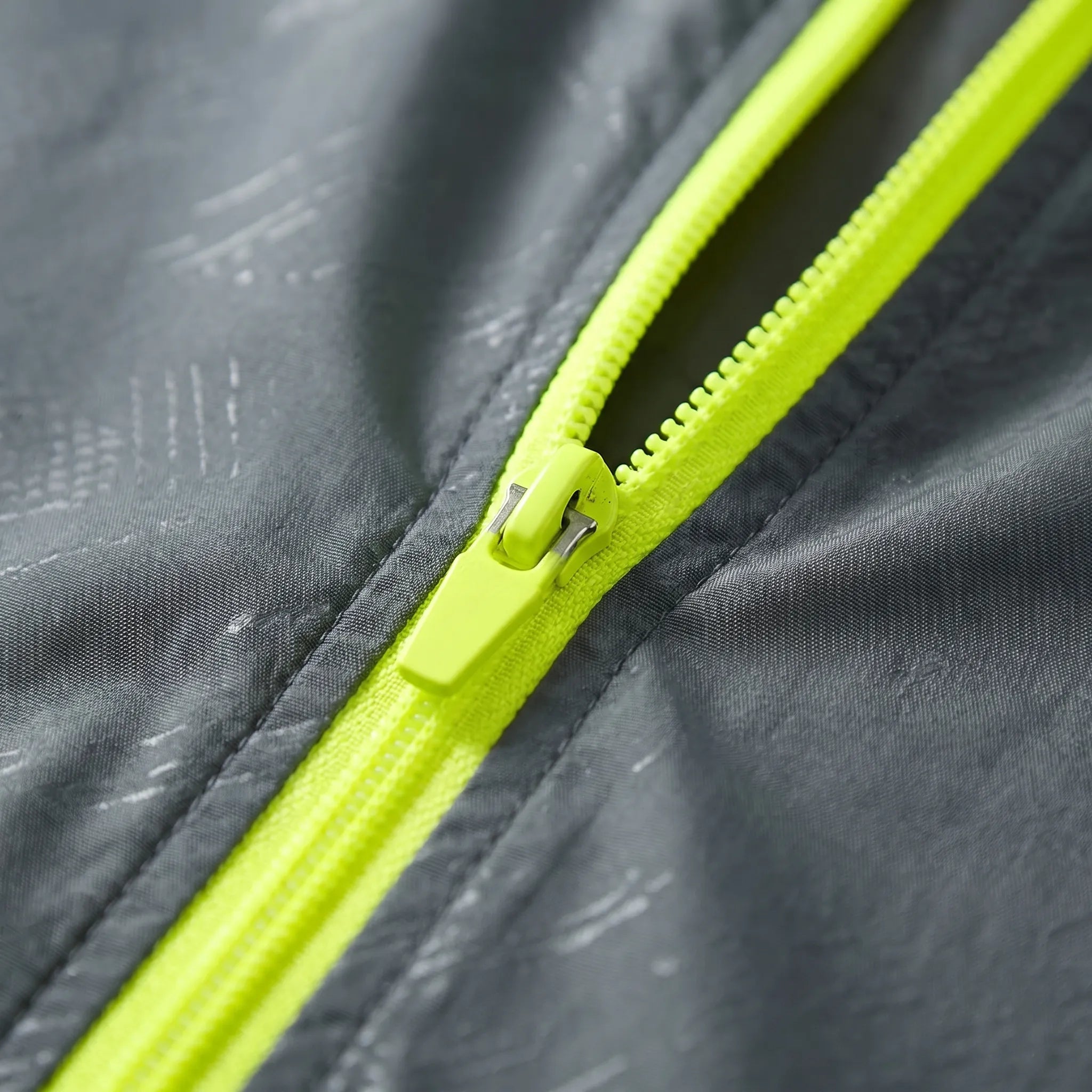 Nordspur | VentoTrek Lightweight Hooded Windbreaker