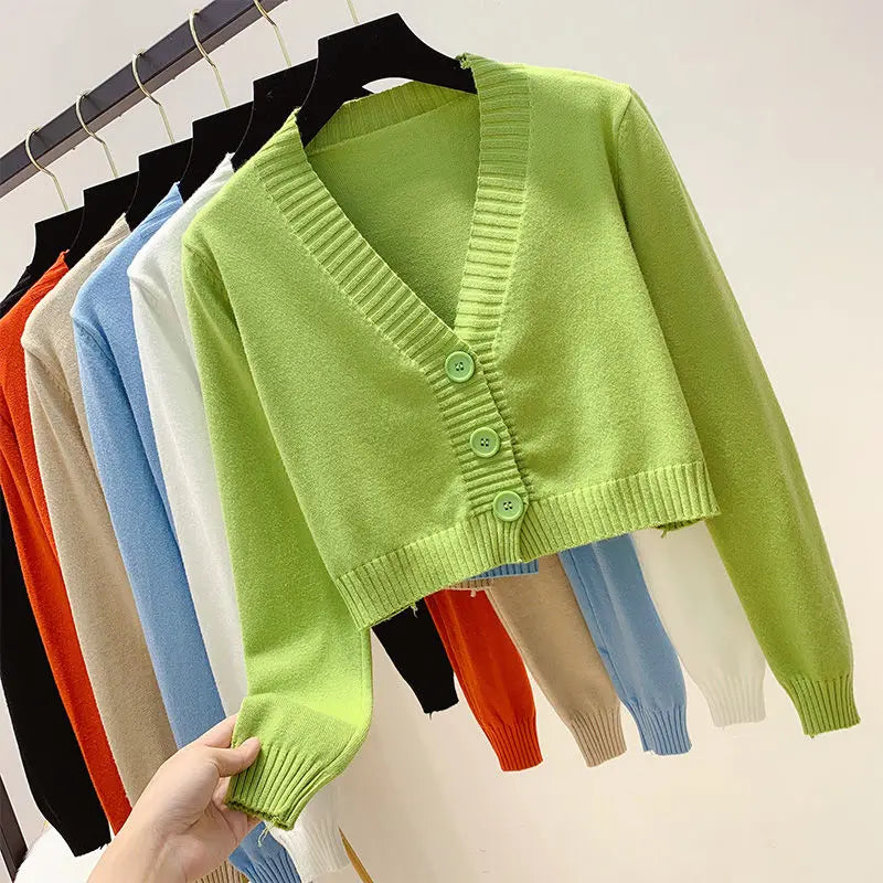 Nordspur | Veralynx Cropped V Neck Cardigan
