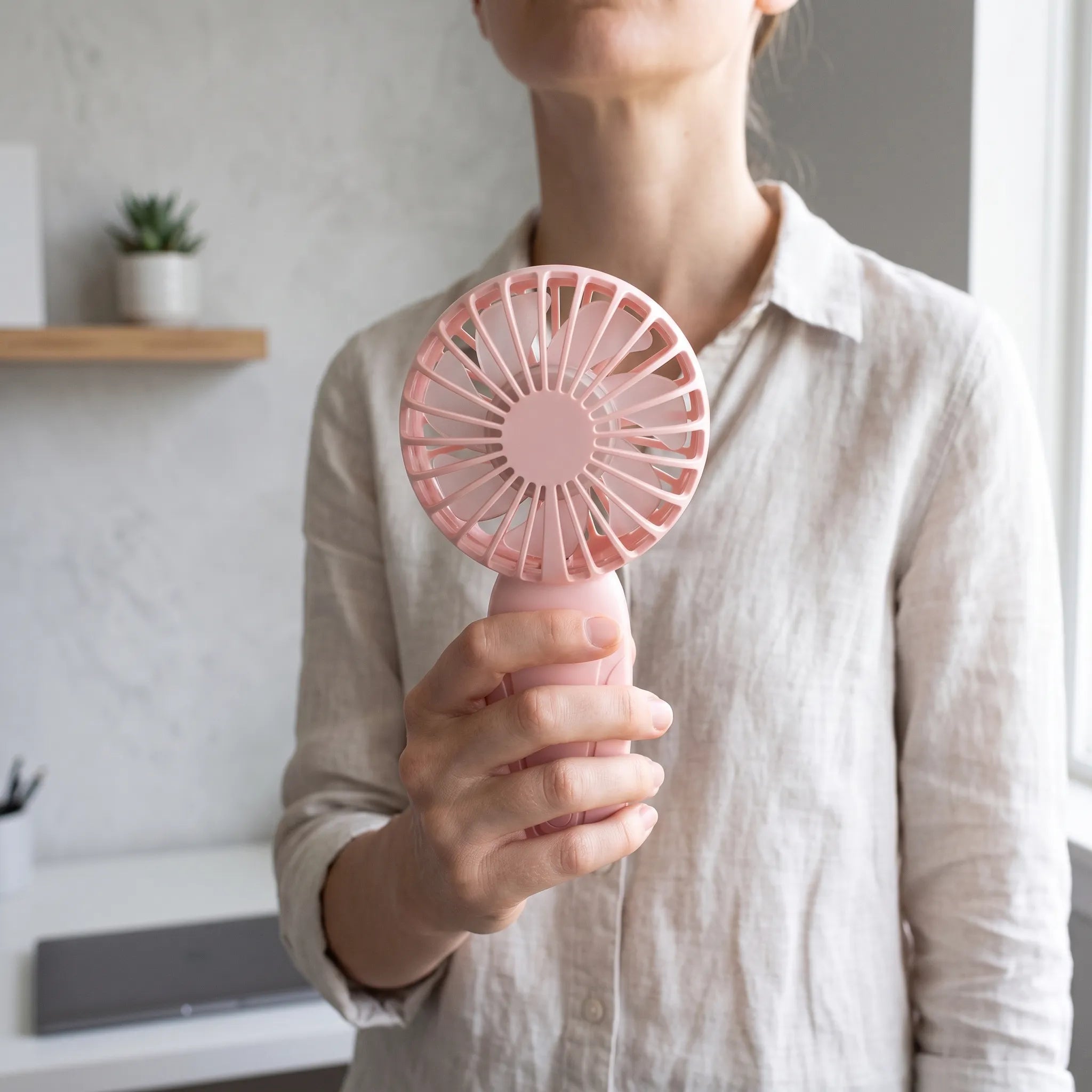 Nordspur | Voluta Compact Handheld Rechargeable Mini Fan