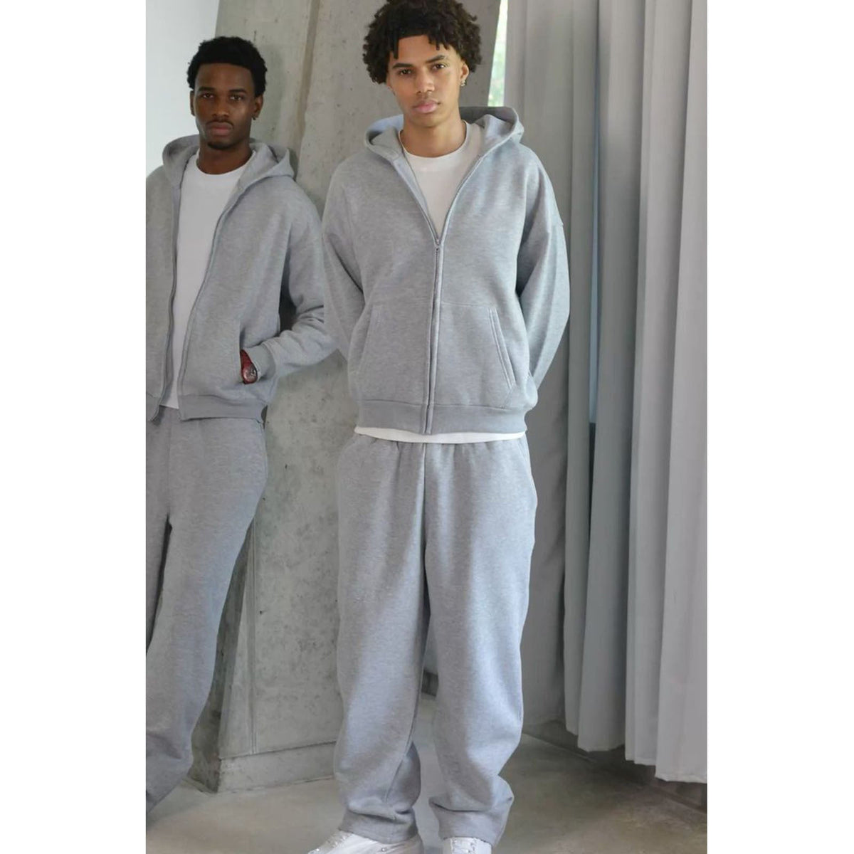 Men's Oversize Zip Hoodie and Relaxed Sweatpants Set
