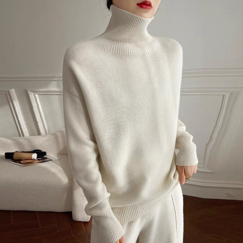 Women's Cashmere Turtleneck Sweater with Wide Cut and Elegant Texture