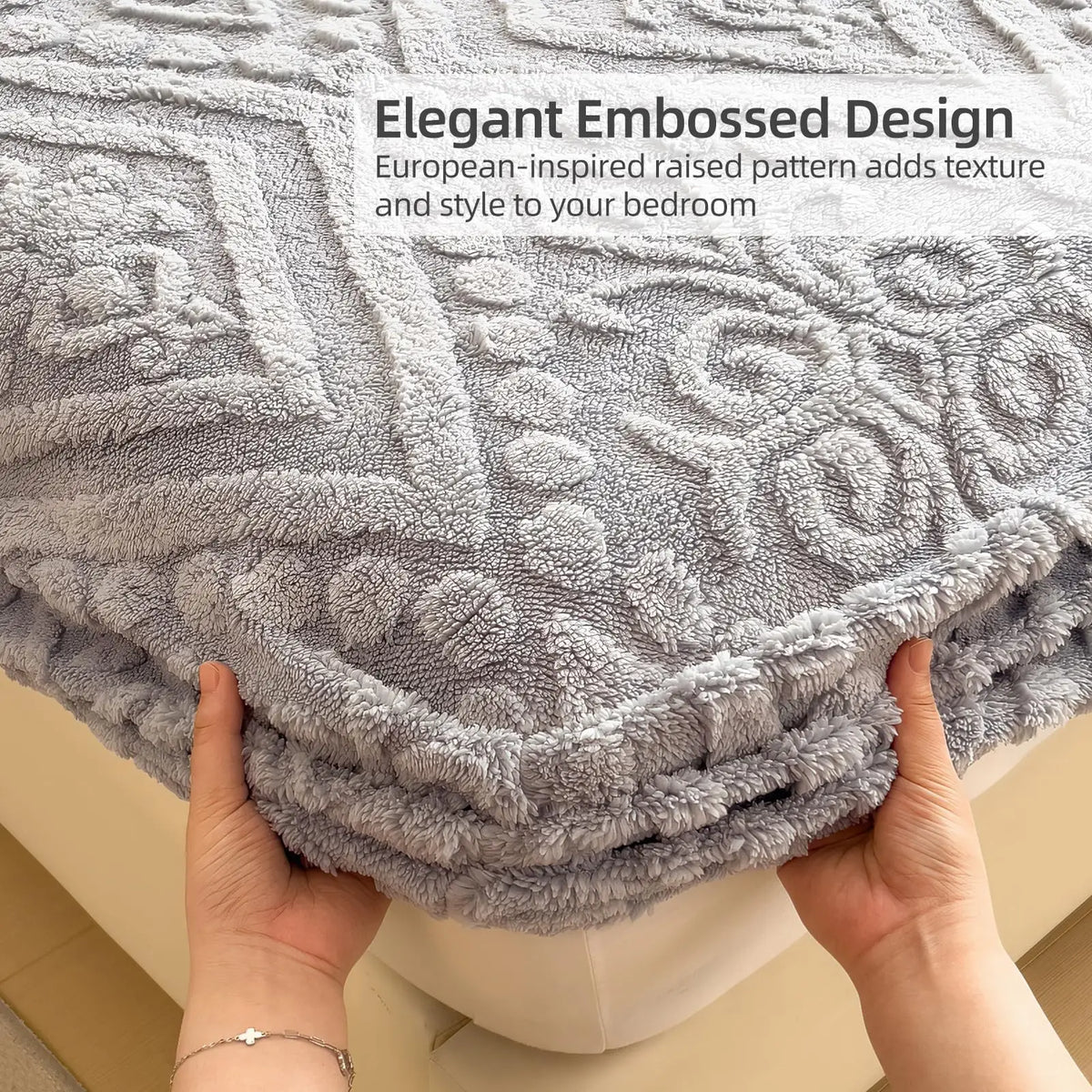 360° All-Around Stretch Plush Knit Fitted Sheet with 2 Pillowcases