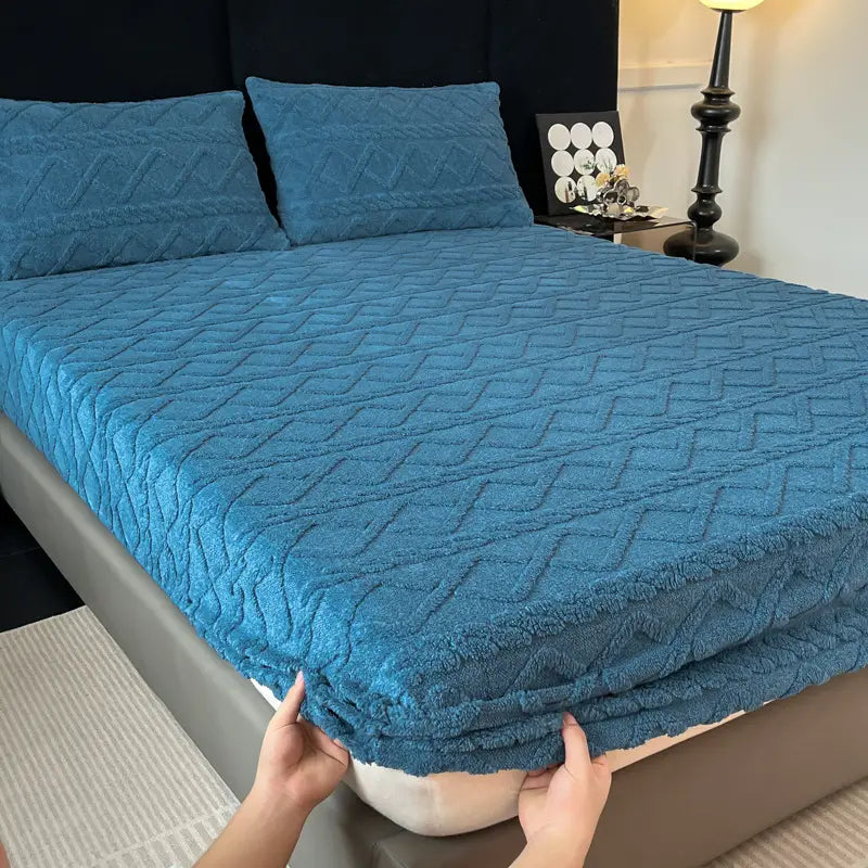 360° All-Around Stretch Plush Knit Fitted Sheet with 2 Pillowcases